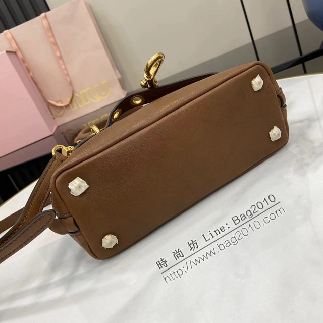 MIU MIU專櫃繆繆最新款爆款迷你號貝殼包手提女包 jh2666型號：5BP090，